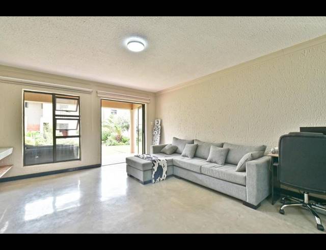 2 BEDROOM APARTMENT FOR SALE IN NEW REDRUTH